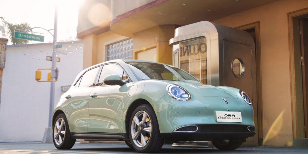 ora-good-cat-pistachio-green-03