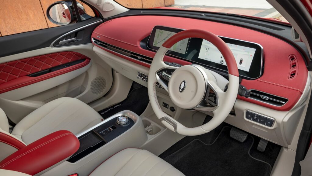 Ora Good Cat Mars Red with black roof interior