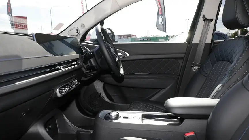 ora good cat interior 3