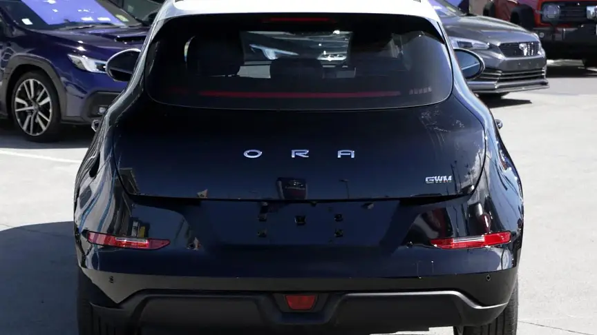 ora black cat black 3