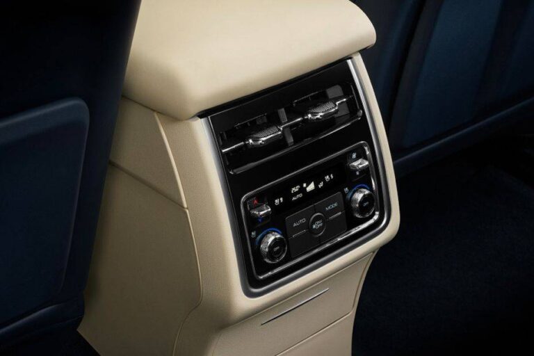 gwm-tank-500-rear-ac-controls